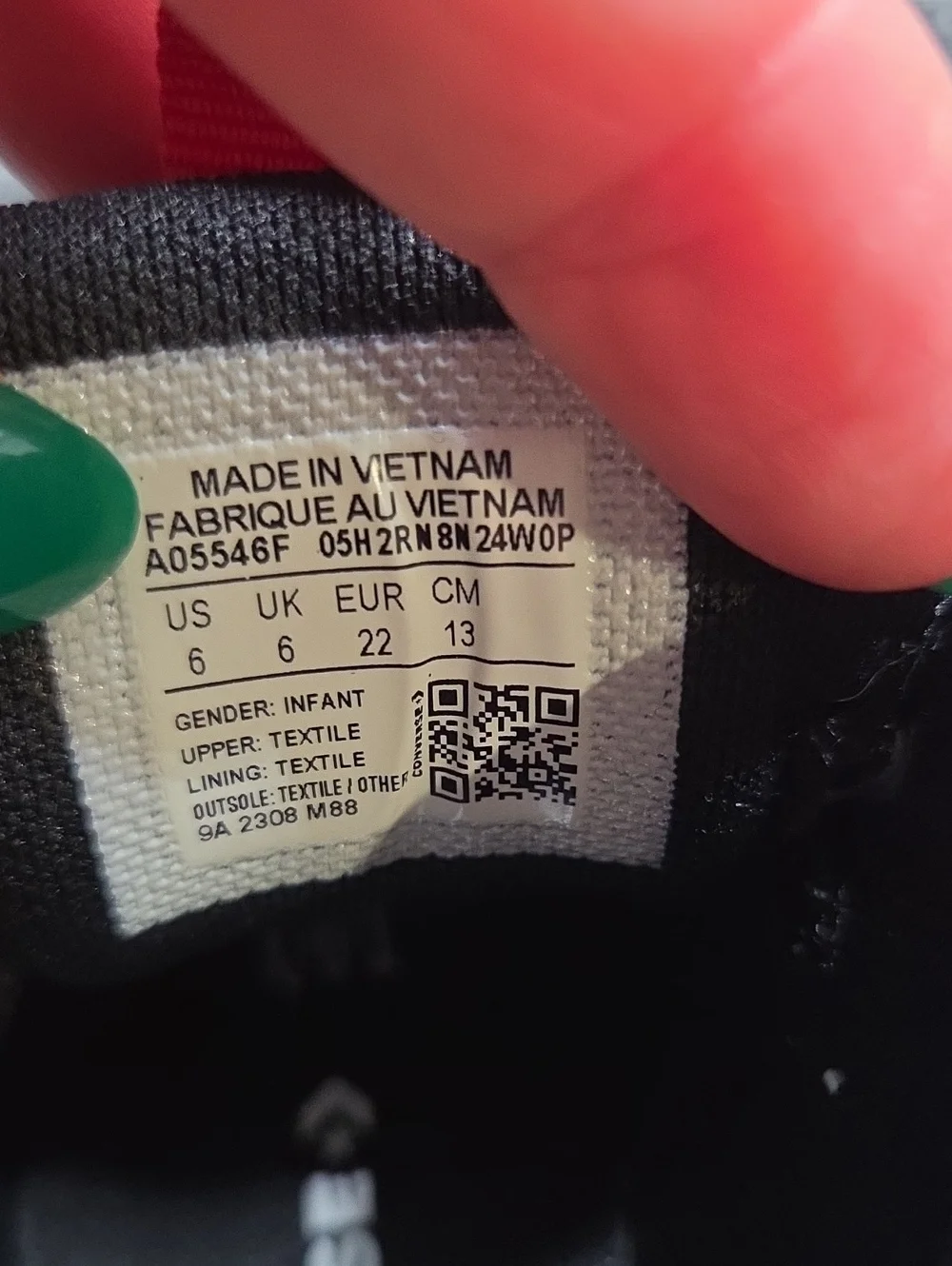 Converse Chuck Taylor All Star Axel Mid Top Canvas Shoe Baby 6